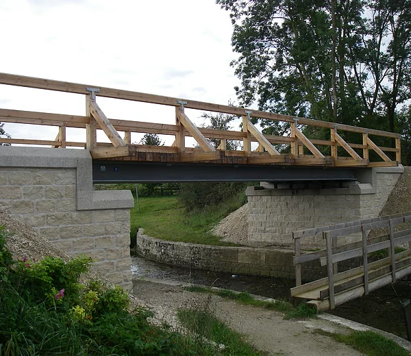 Bruecke Heinrichsbuerg am Ludwig-Donau-Main-Kanal