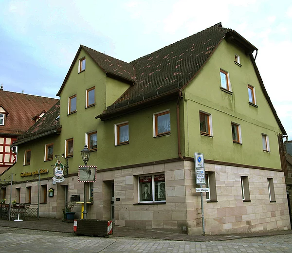 Auf der Höhe des Goldenen Sterns befand sich ein hölzernes Tor